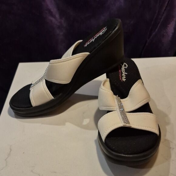 Skechers 10 White with Sparkle Gems Sandals - New - Picture 1 of 7